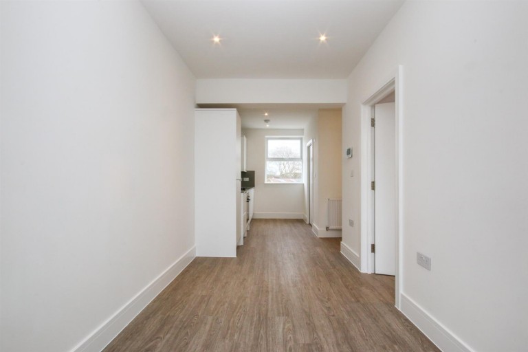 View Full Details for Kingsland High Street, E8 2NS